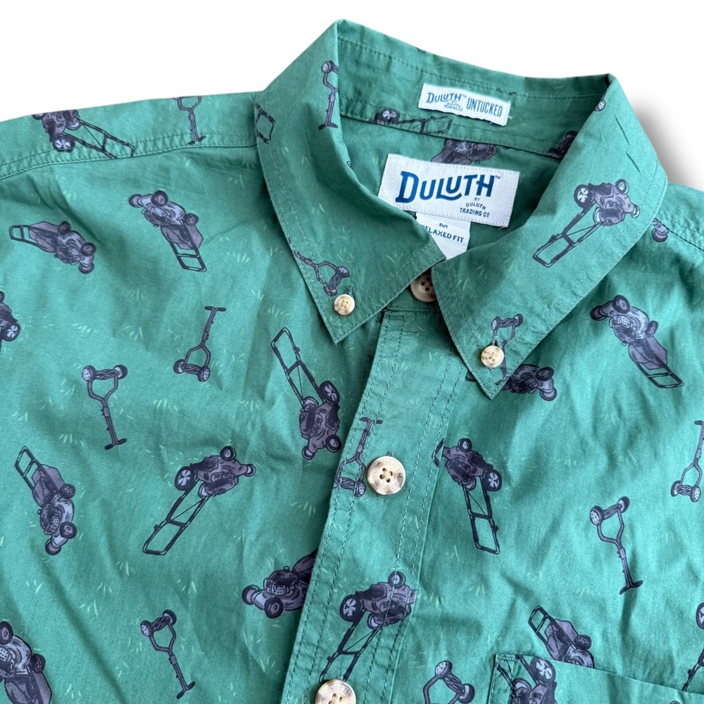 Duluth Trading Co. Relaxed Fit Short Sleeve Button Up Lawn Mower‎  Green Men's M